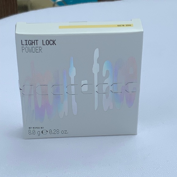 About-Face Light Lock Powder in This Bliss new - Picture 6 of 7